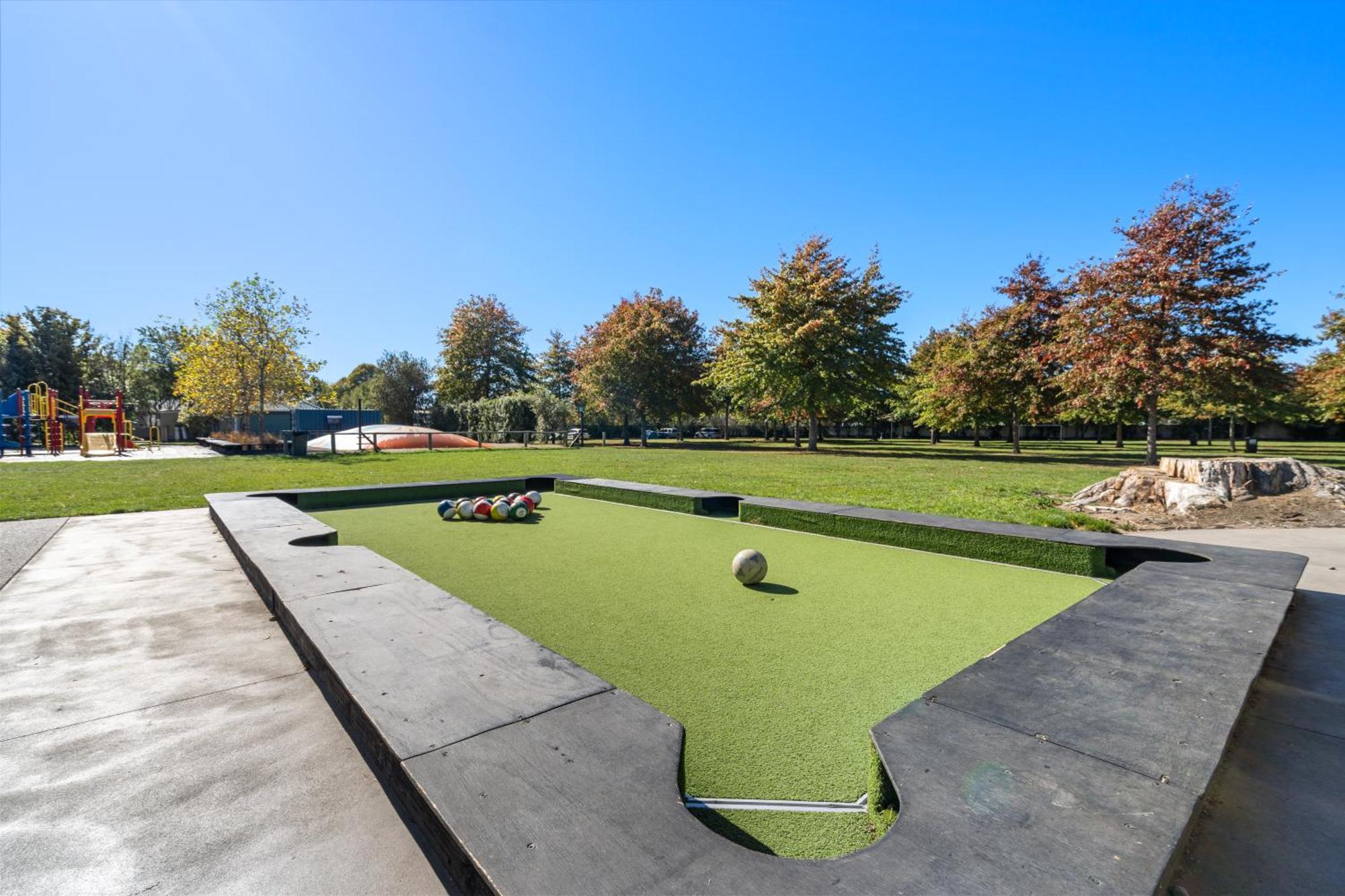 Tasman Holiday Parks - Christchurch Buitenkant foto The 2015 World Bowls Centre